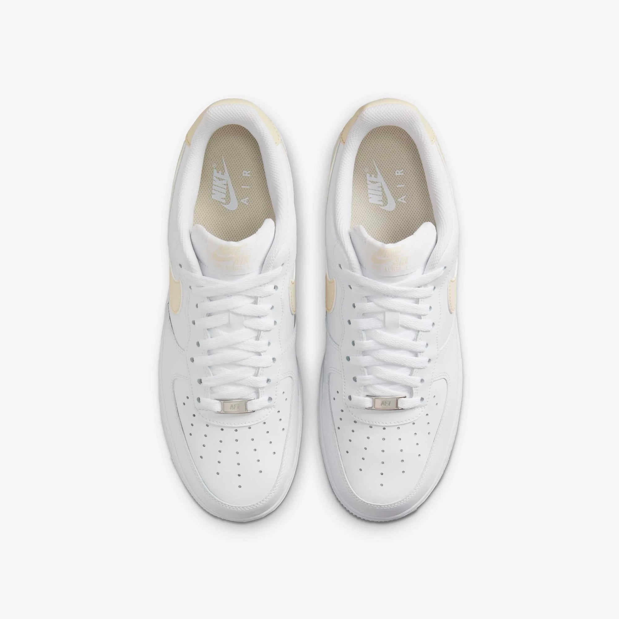 ZAPATILLAS NIKE FJ4146 111 AIR FORCE 1 07 ESS HOMBRE