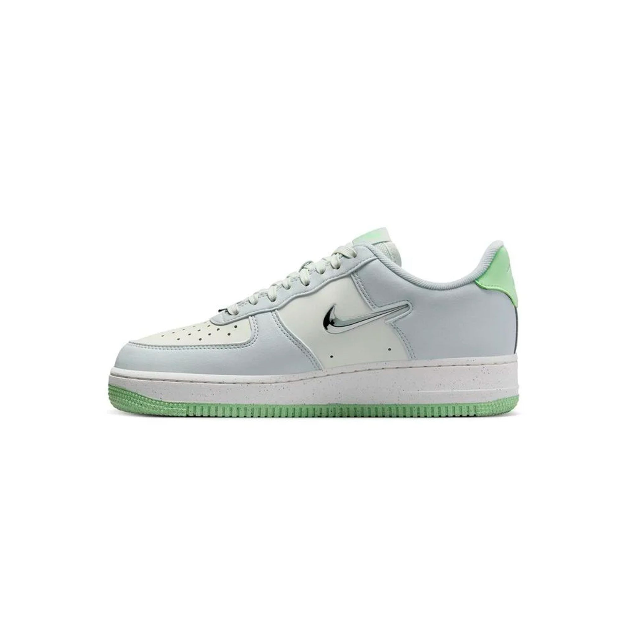 ZAPATILLAS NIKE FN8540 001 AIR FORCE 1 '07 NN SE MUJER