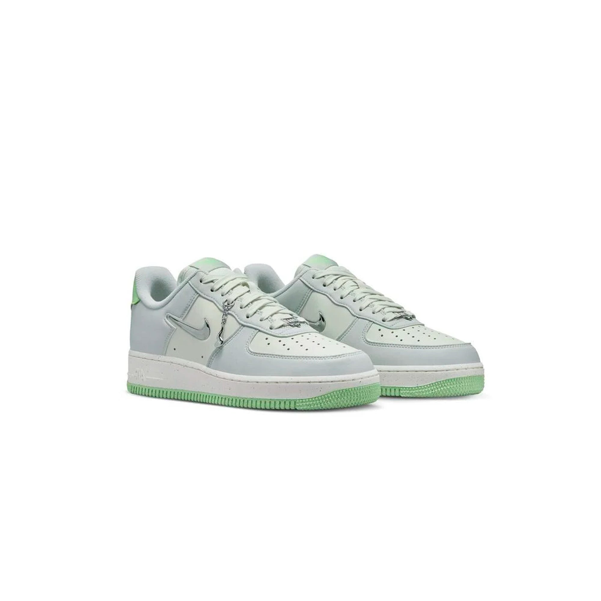 ZAPATILLAS NIKE FN8540 001 AIR FORCE 1 '07 NN SE MUJER