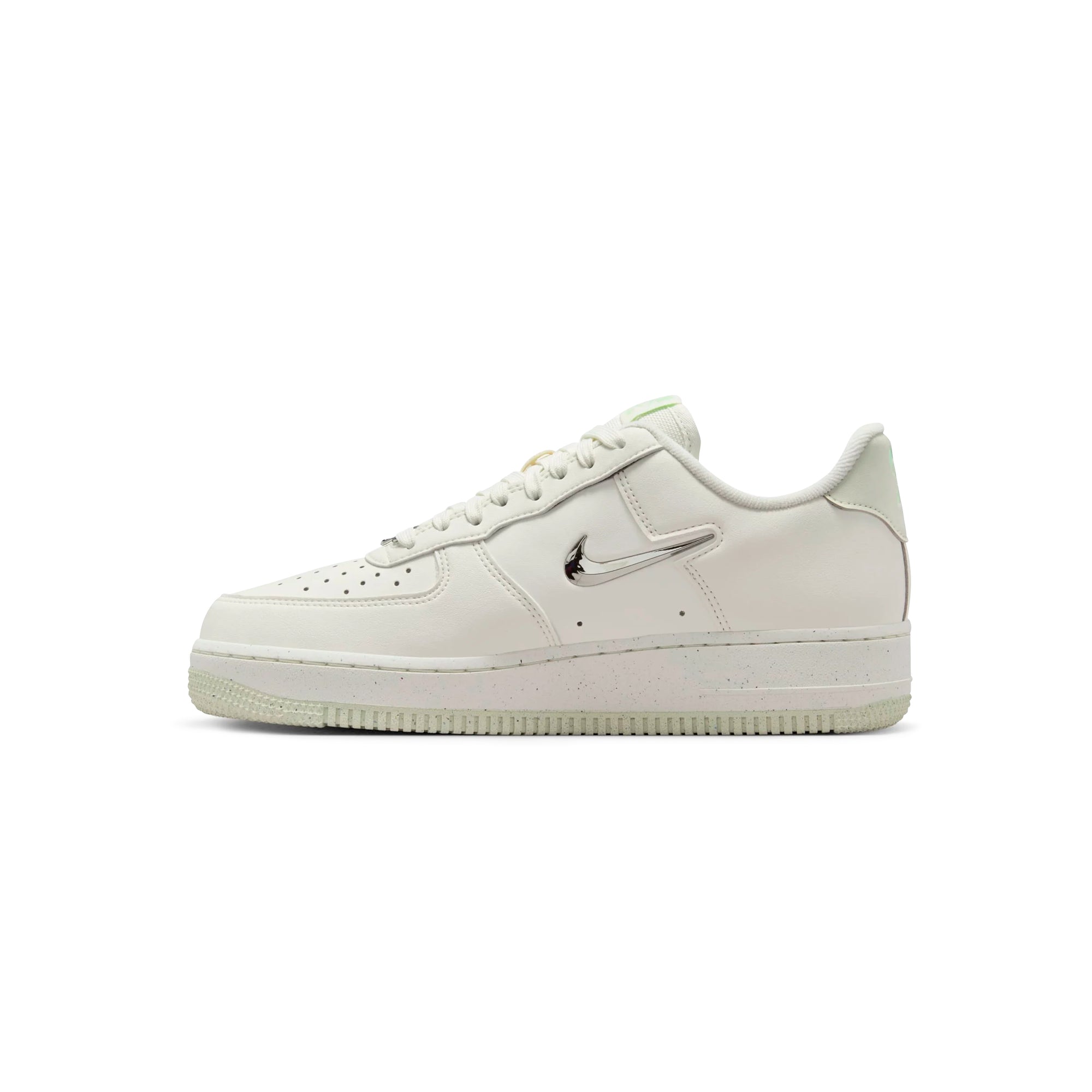 ZAPATILLAS NIKE FN8540 100 AIR FORCE 1 '07 NN SE MUJER