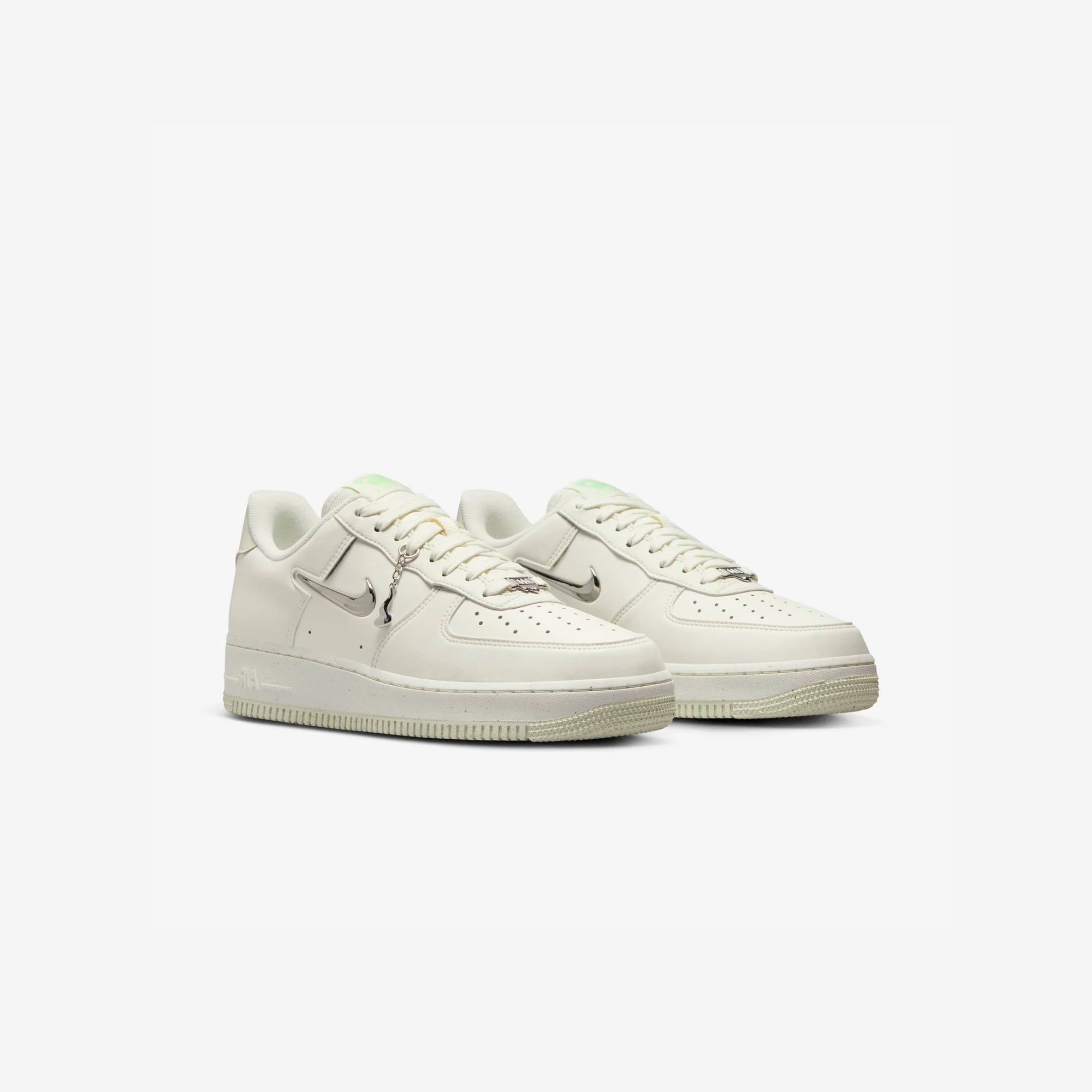 ZAPATILLAS NIKE FN8540 100 AIR FORCE 1 '07 NN SE MUJER