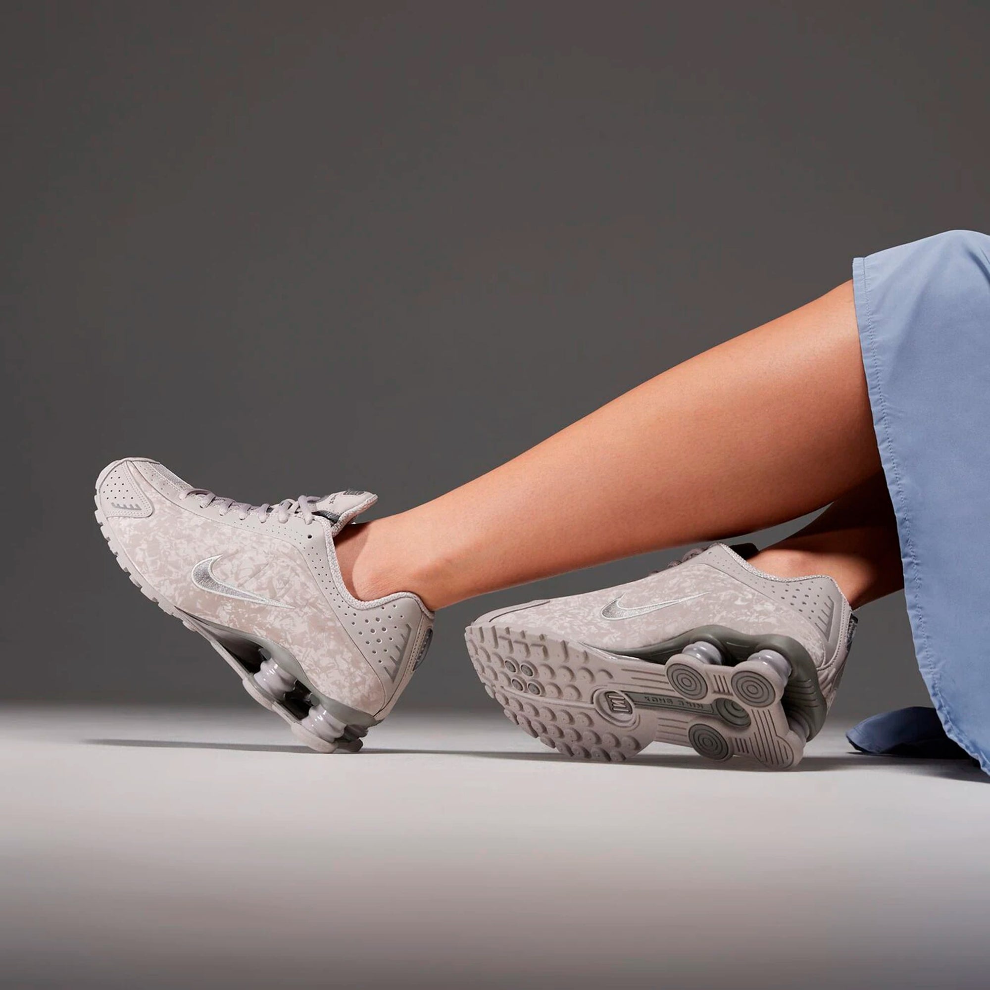 ZAPATILLAS NIKE HV0934 001 NIKE SHOX R4 MET WMNS MUJER