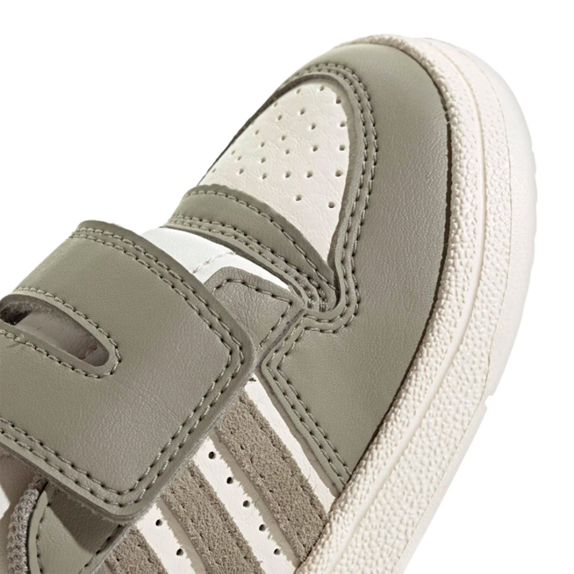 ZAPATILLAS ADIDAS IH5287 00 BREAK STAR NIÑOS