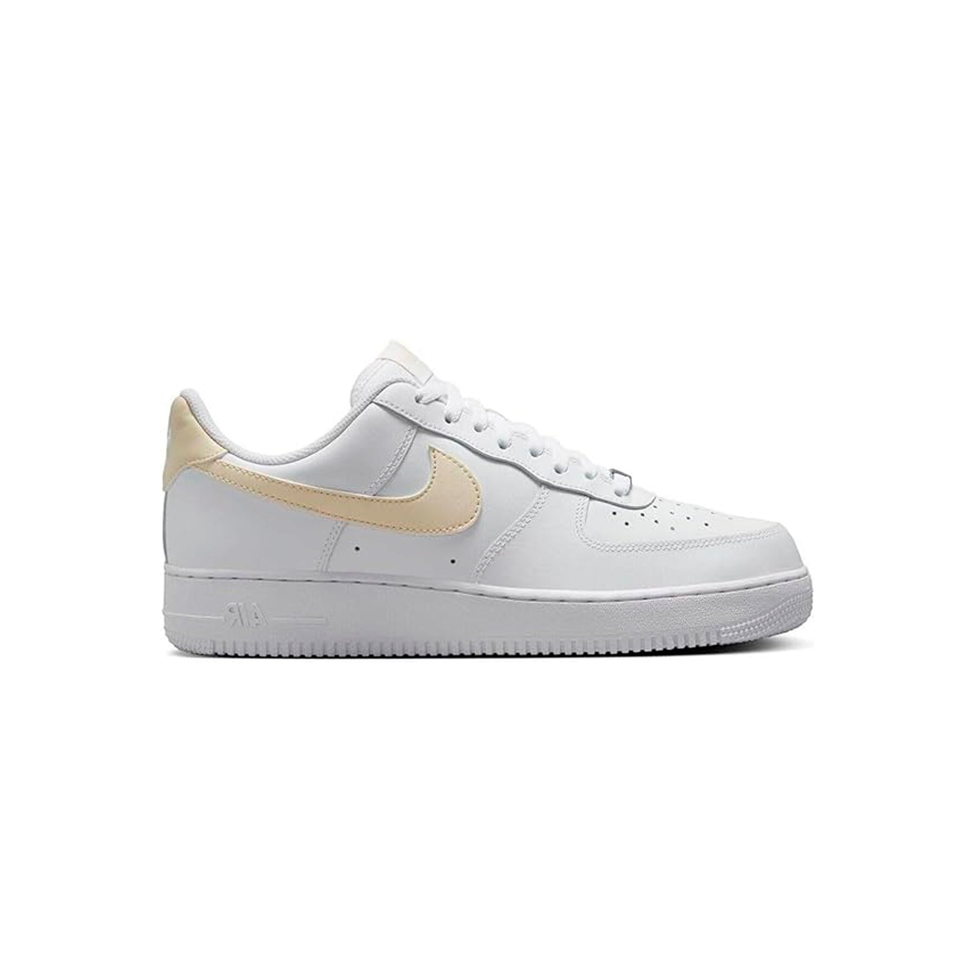 ZAPATILLAS NIKE FJ4146 111 AIR FORCE 1 07 ESS HOMBRE
